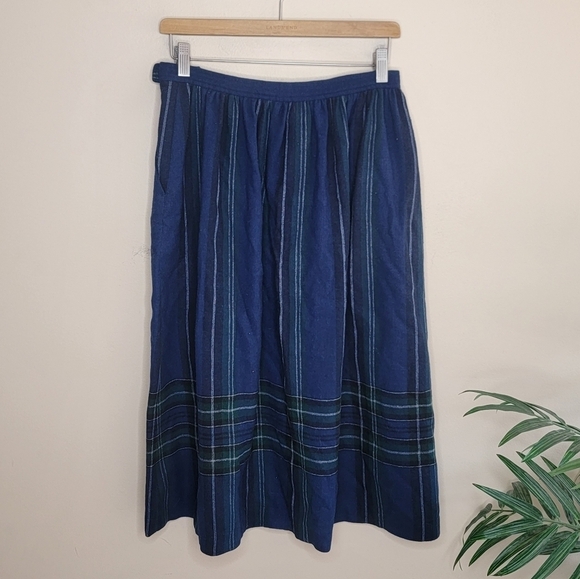 Vintage Pendleton | Navy Blue & Green Plaid Wool Pleated Midi Skirt - Picture 4 of 5